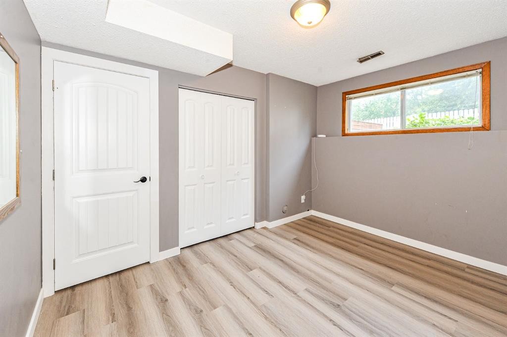 68 Elliott Drive, Camrose, AB - Indoor Photo Showing Other Room