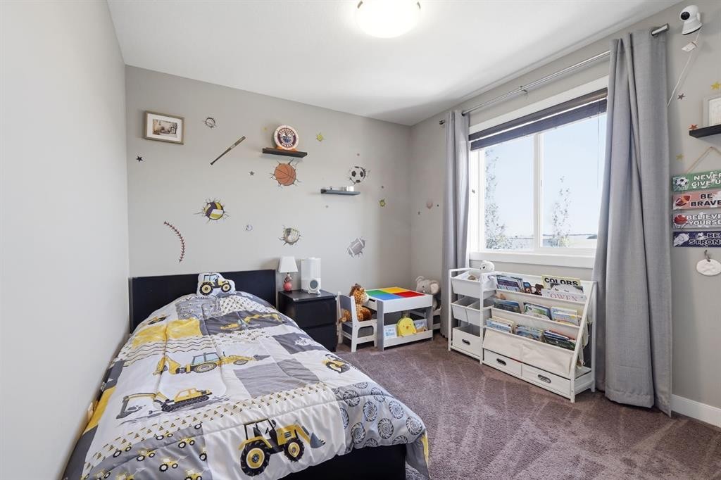 206 Truant Crescent, Red Deer, AB - Indoor Photo Showing Bedroom