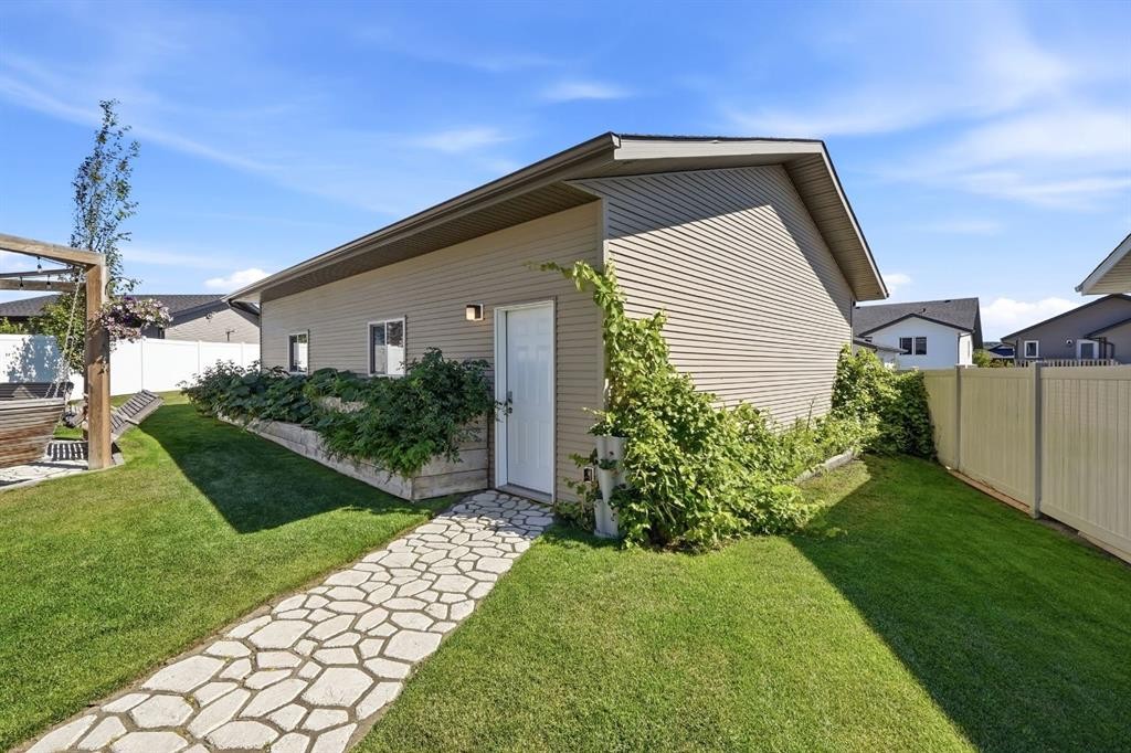 206 Truant Crescent, Red Deer, AB - Outdoor