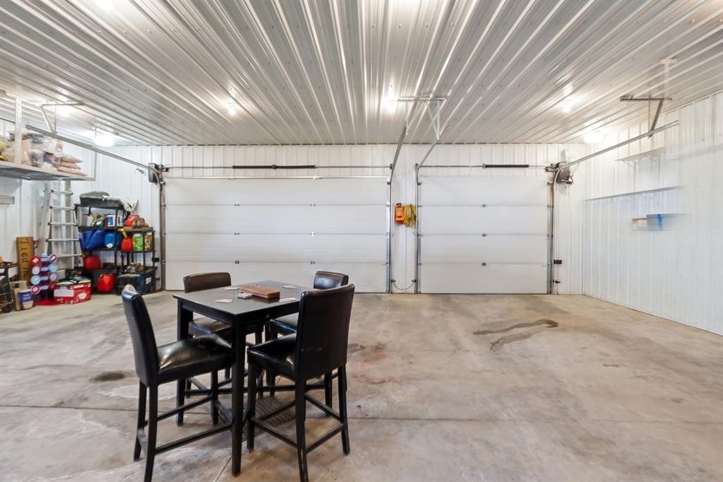 206 Truant Crescent, Red Deer, AB - Indoor Photo Showing Garage
