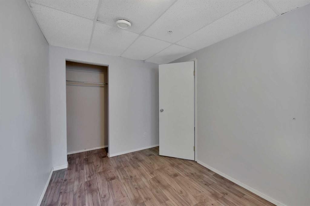 1 Forest Close, Red Deer, AB - Indoor Photo Showing Other Room