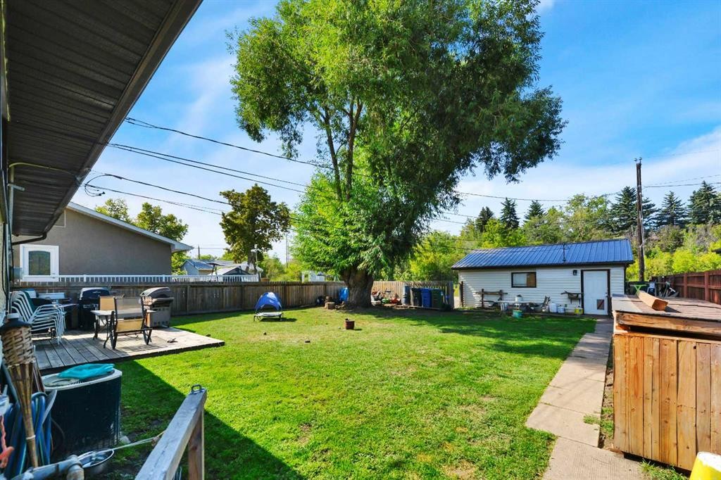 1 Forest Close, Red Deer, AB - Outdoor