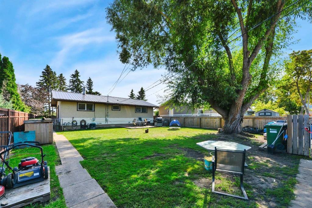 1 Forest Close, Red Deer, AB - Outdoor With Backyard