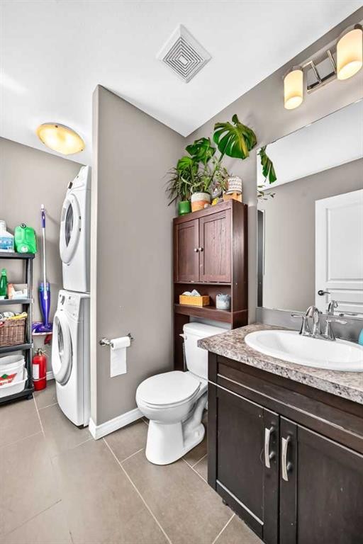 31 Crestview Boulevard, Sylvan Lake, AB - Indoor Photo Showing Laundry Room