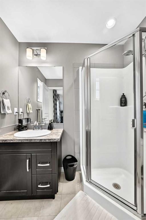 31 Crestview Boulevard, Sylvan Lake, AB - Indoor Photo Showing Bathroom