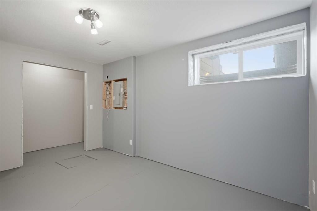 34 Kanten Close, Red Deer, AB - Indoor Photo Showing Other Room
