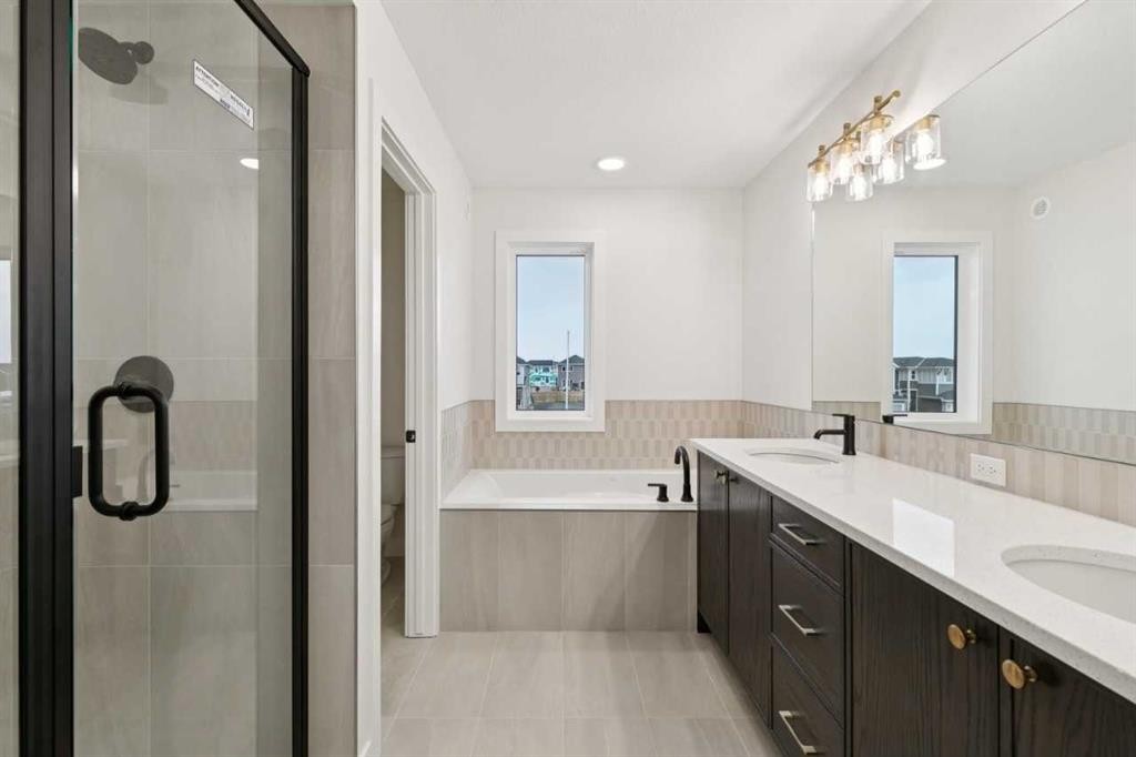 139 Fireside Close, Cochrane, AB - Indoor Photo Showing Bathroom