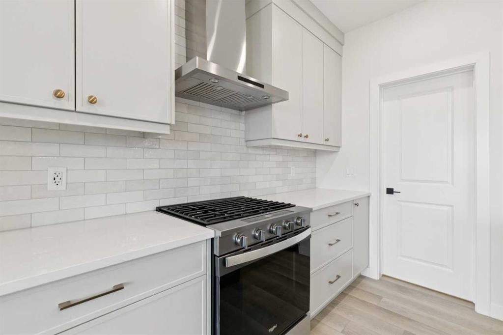 139 Fireside Close, Cochrane, AB - Indoor Photo Showing Kitchen