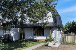 57 Newton Drive Penhold, AB T0M 1R0