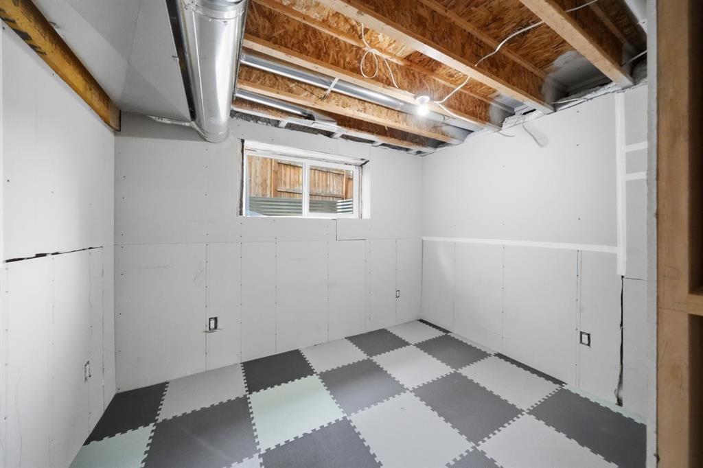 137 Hampton Crescent, Sylvan Lake, AB - Indoor Photo Showing Basement