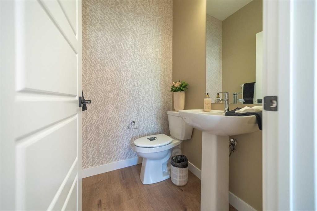 52 Southborough Common, Cochrane, AB - Indoor Photo Showing Bathroom