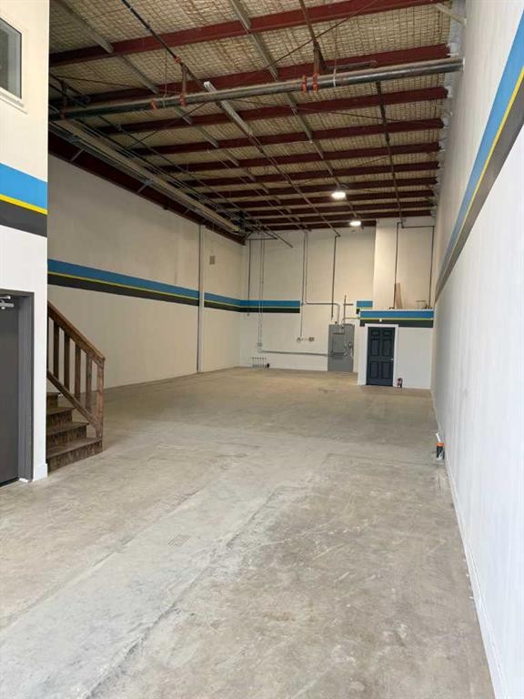 18-7102 52, Lacombe, AB