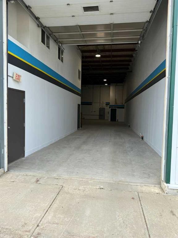 18-7102 52, Lacombe, AB