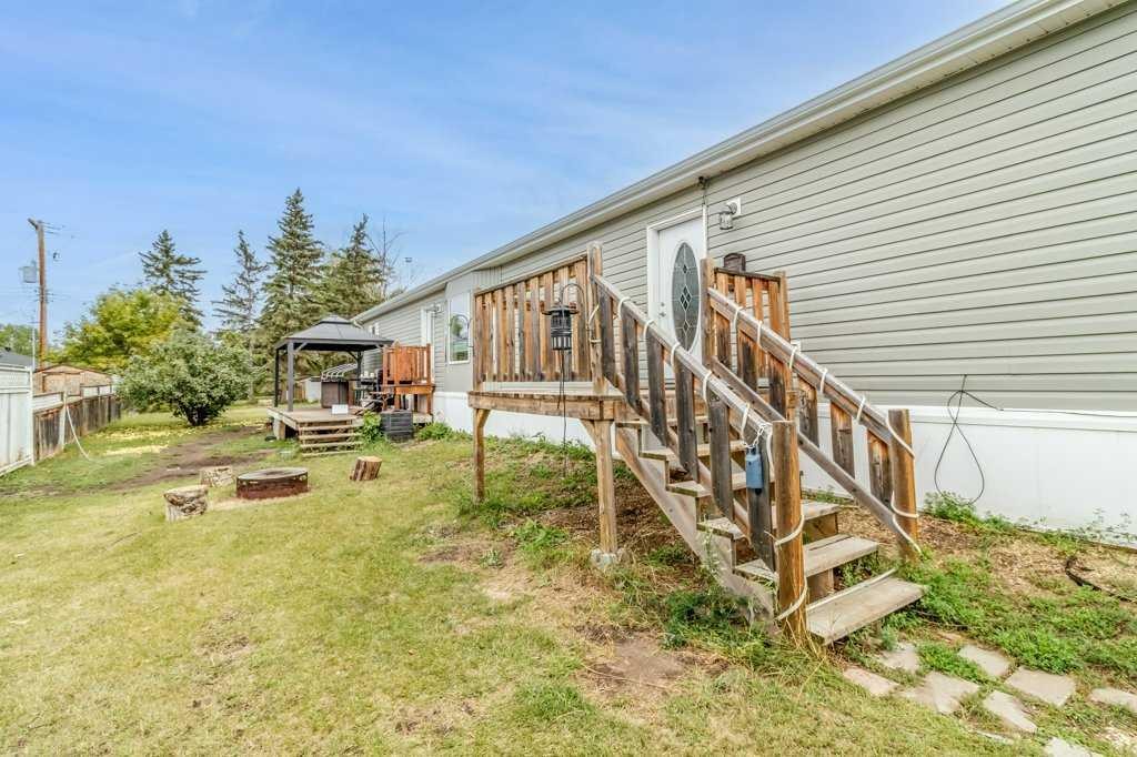 432 3 Avenue, Elnora, AB - Outdoor With Deck Patio Veranda