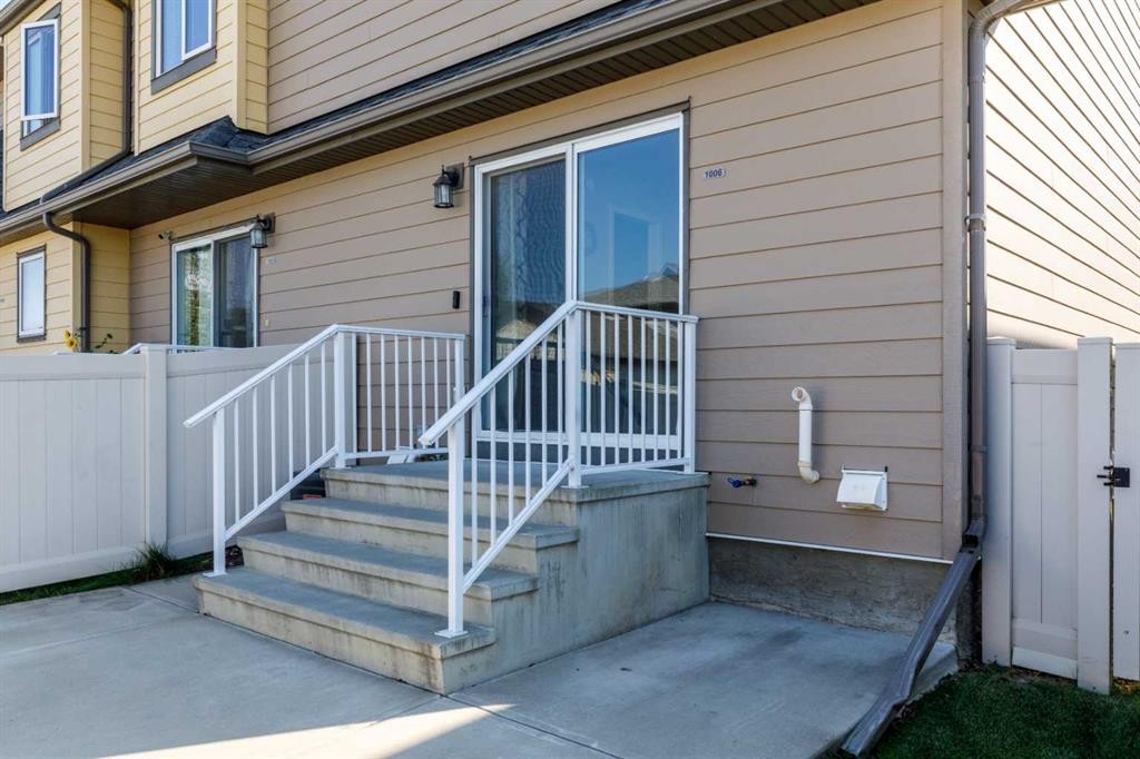 1006-30 Carleton Avenue, Red Deer, AB - Outdoor With Exterior