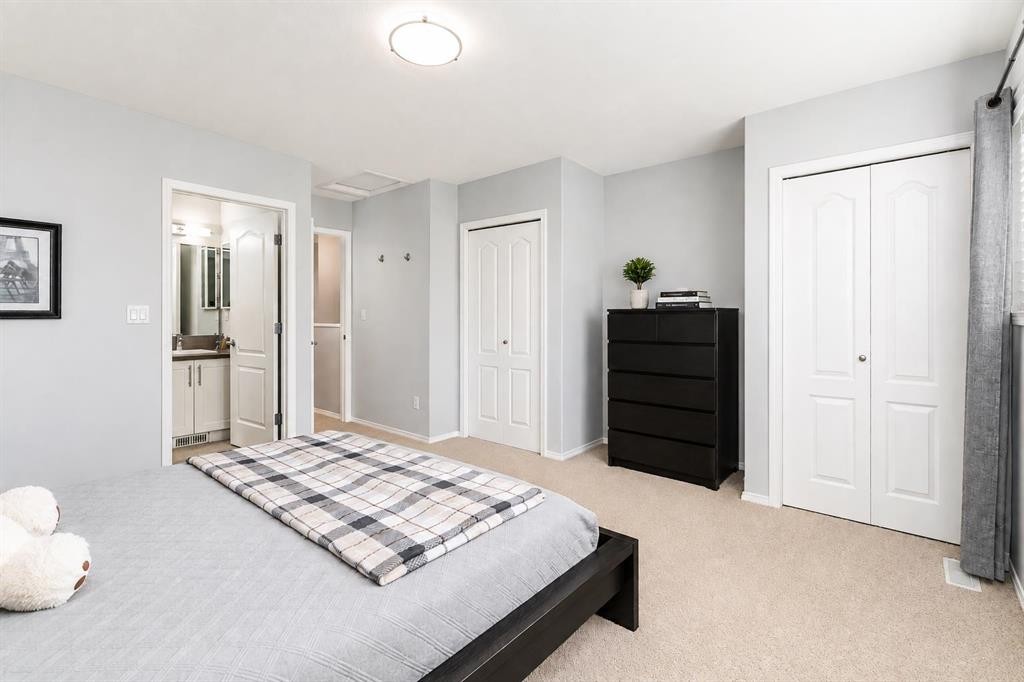 1006-30 Carleton Avenue, Red Deer, AB - Indoor Photo Showing Bedroom