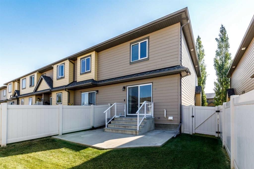 1006-30 Carleton Avenue, Red Deer, AB - Outdoor