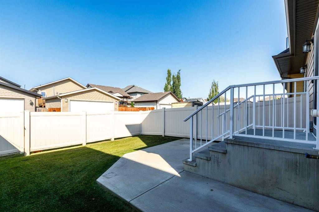 1006-30 Carleton Avenue, Red Deer, AB - Outdoor