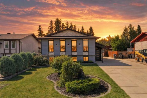 16 Willow Street  Sylvan Lake, AB T4S 1M1