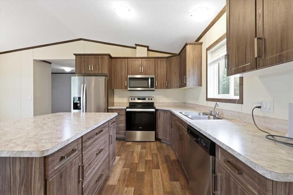 1409 Twp Rd 502, Rural Leduc County, AB - Indoor Photo Showing Kitchen With Double Sink With Upgraded Kitchen