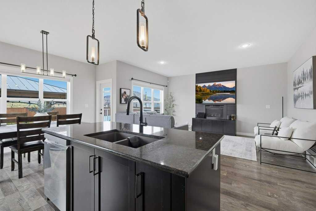 3 Craig Road, Sylvan Lake, AB - Indoor Photo Showing Kitchen With Double Sink