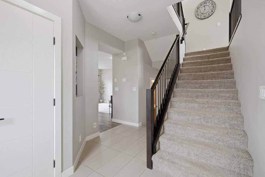 3 Craig Road, Sylvan Lake, AB - Indoor Photo Showing Other Room