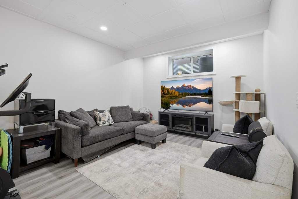 3 Craig Road, Sylvan Lake, AB - Indoor Photo Showing Other Room