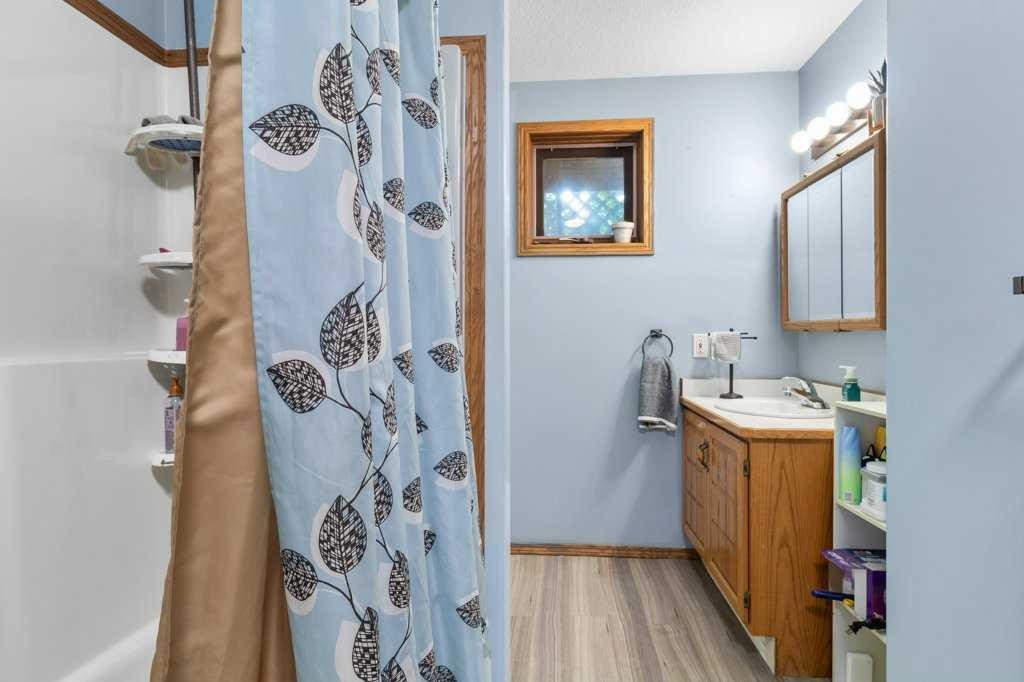 2206 25 Avenue, Delburne, AB - Indoor Photo Showing Bathroom