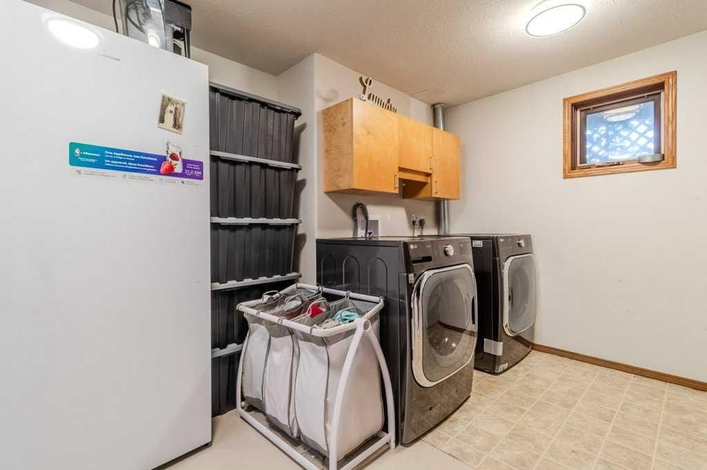 2206 25 Avenue, Delburne, AB - Indoor Photo Showing Laundry Room