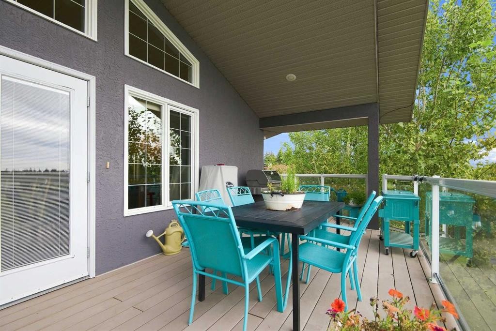 2 Pheasantback Close, Stettler, AB - Outdoor With Deck Patio Veranda With Exterior