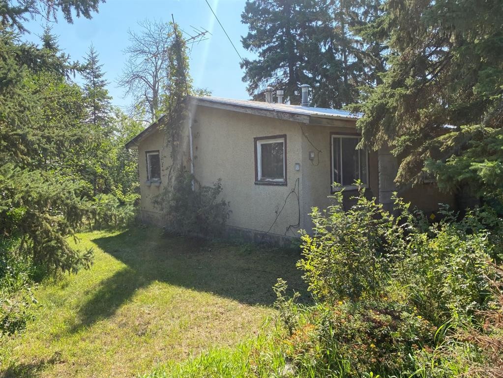 2015 18 Street, Delburne, AB - Outdoor