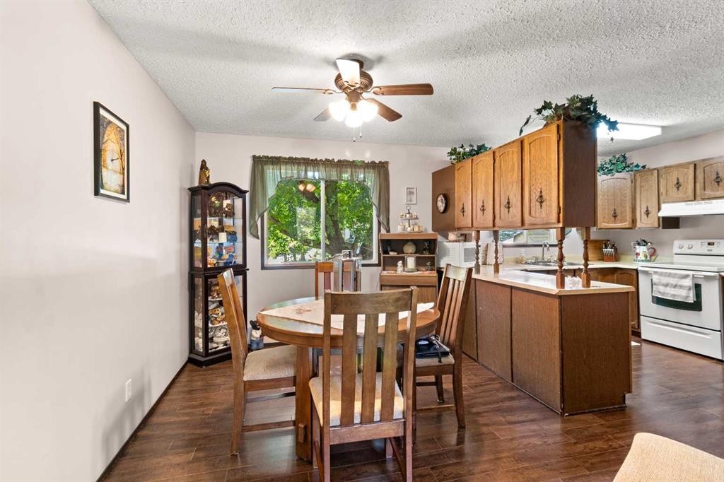 40 Laura Close, Penhold, AB