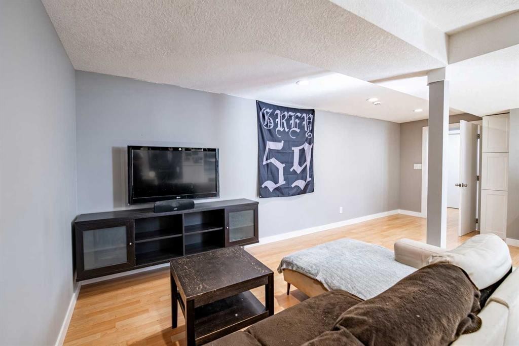 33 Overdown Drive, Red Deer, AB