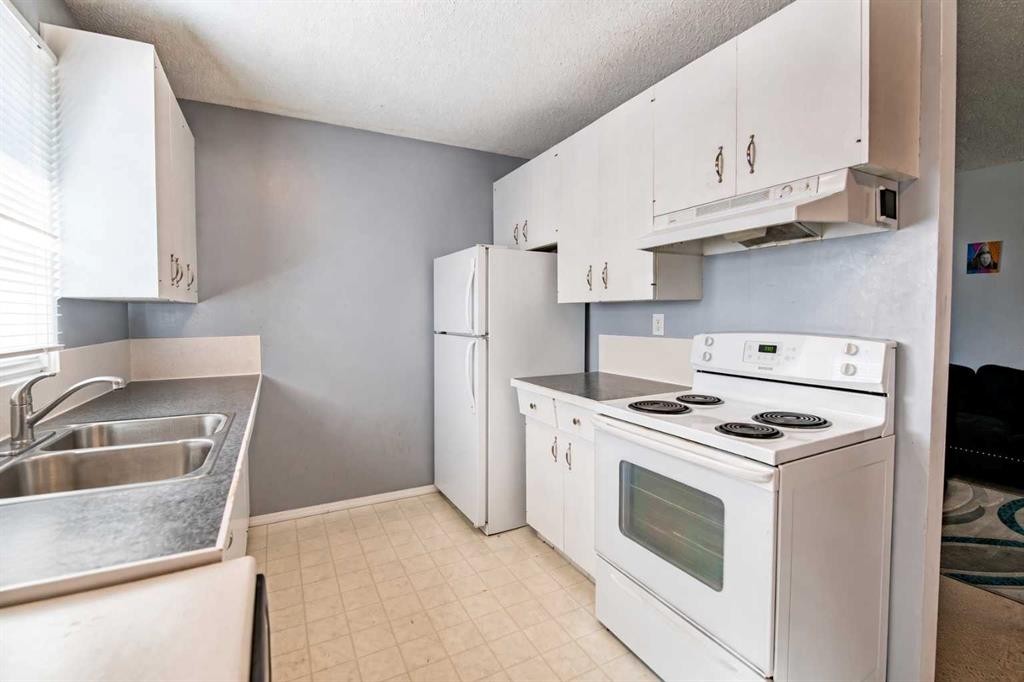 33 Overdown Drive, Red Deer, AB