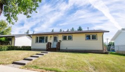 4513 67 Street Camrose, AB T4V 2P8