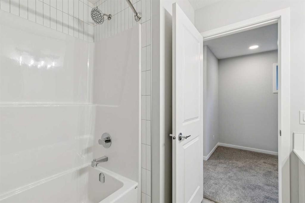 58 Creekview Avenue, Calgary, AB