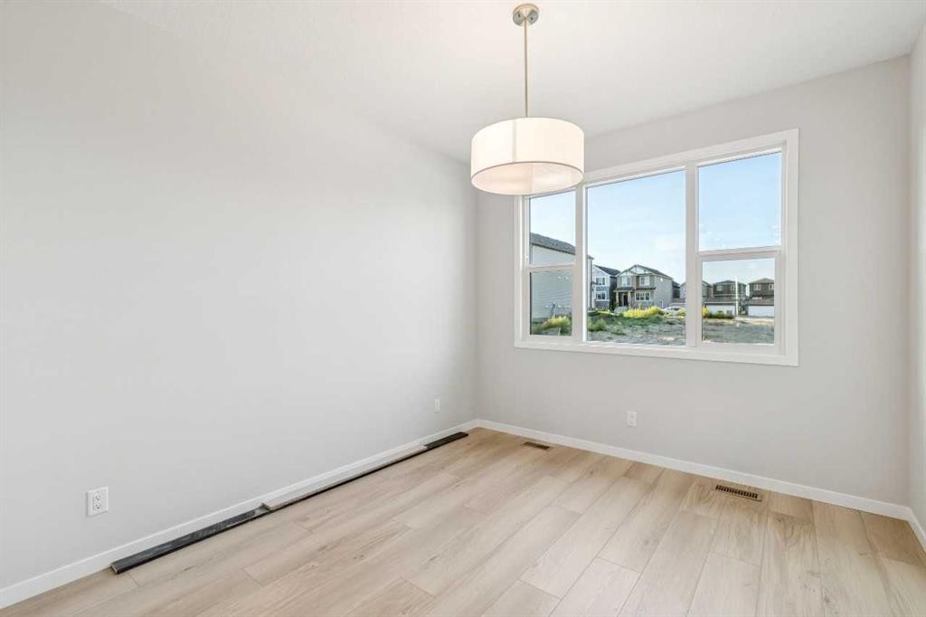 58 Creekview Avenue, Calgary, AB