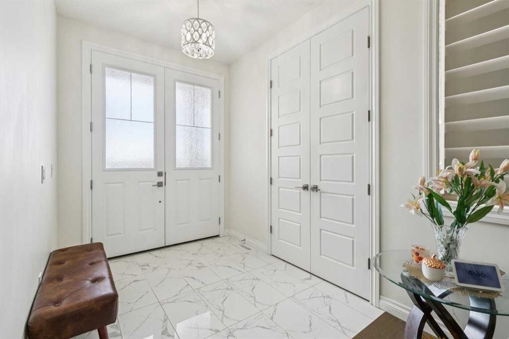 375 Corner Meadows Avenue Ne, Calgary, AB