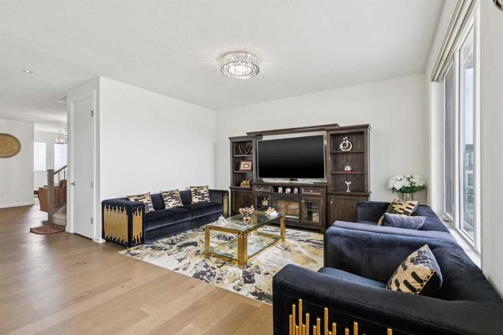 375 Corner Meadows Avenue Ne, Calgary, AB