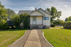 4304 50 Avenue Innisfail, AB T4G 1M5