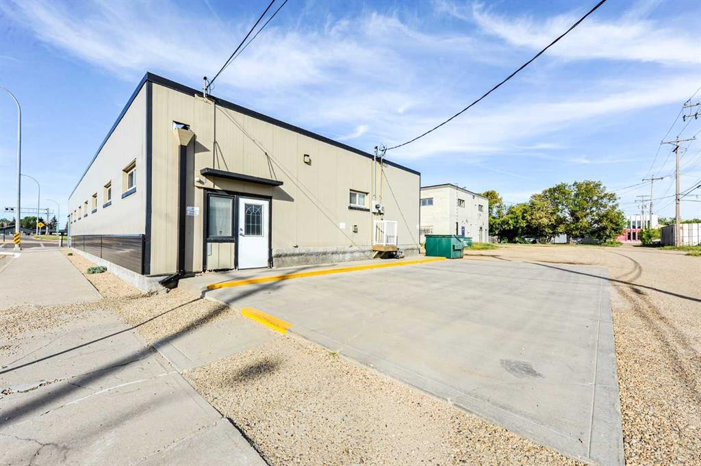 4711 51 Avenue, Camrose, AB