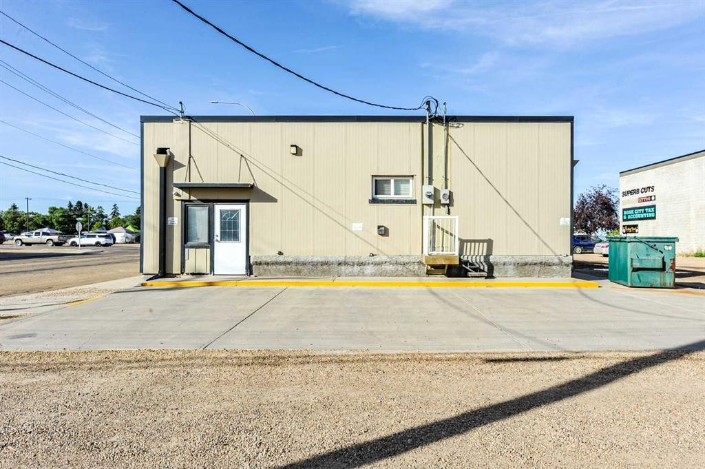 4711 51 Avenue, Camrose, AB