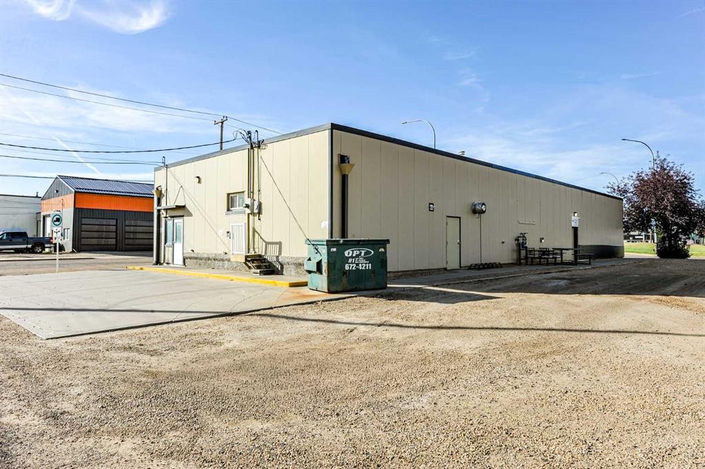 4711 51 Avenue, Camrose, AB