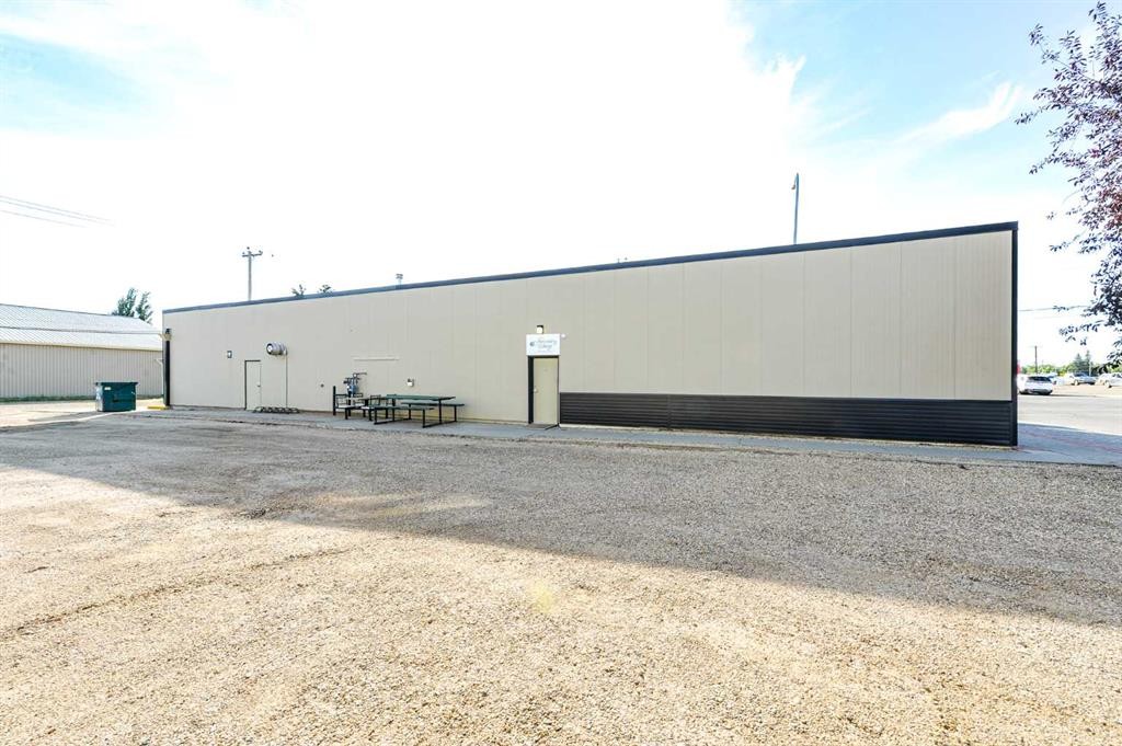 4711 51 Avenue, Camrose, AB