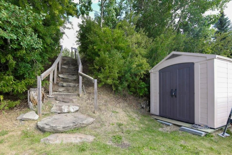 141 Birchcliff Road, Birchcliff, AB