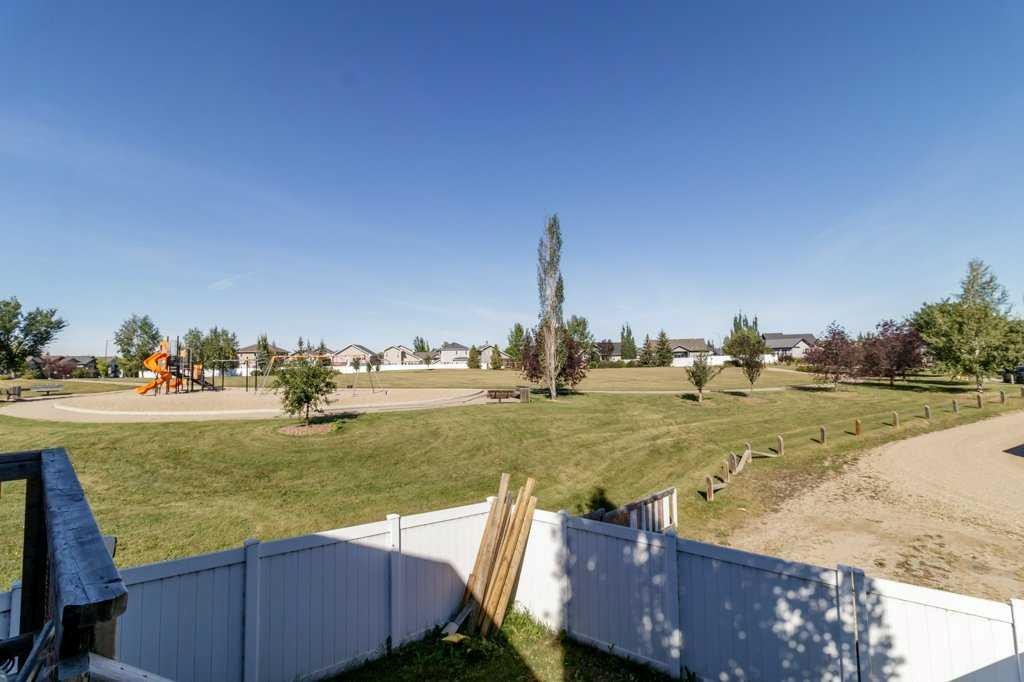 74 Hawkridge Boulevard, Penhold, AB