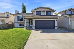 5711 61 Avenue Rocky Mountain House, AB T4T 1J2