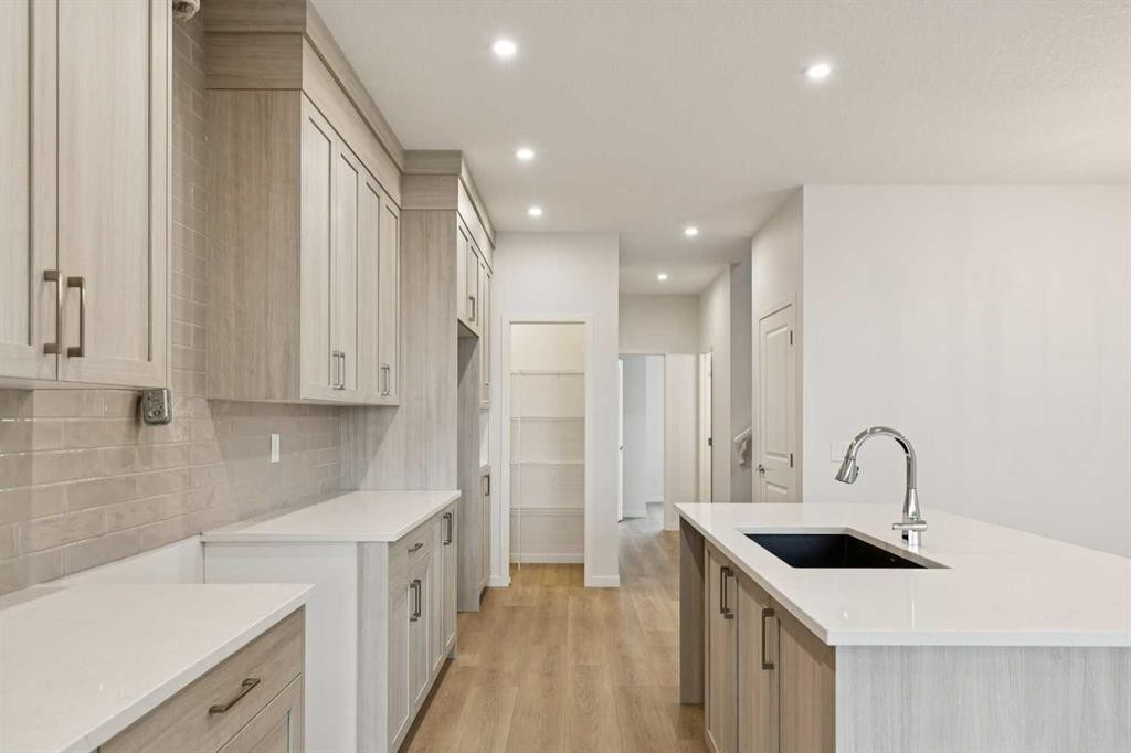 112 Lucas Green Nw, Calgary, AB