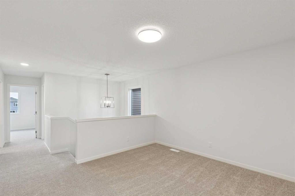 112 Lucas Green Nw, Calgary, AB