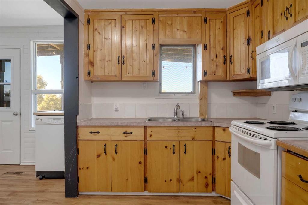 126 Red Wing Crescent, Tillicum Beach, AB